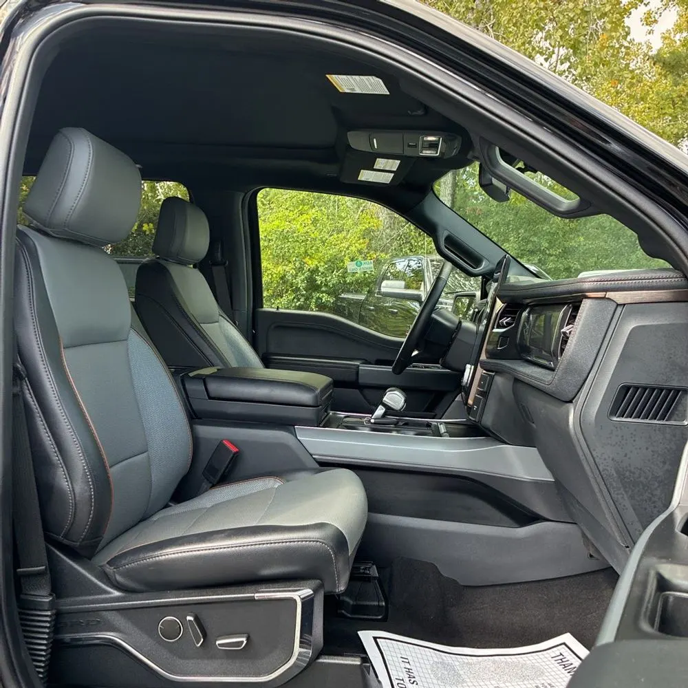 2024 Ford F-150 Lightning Lariat