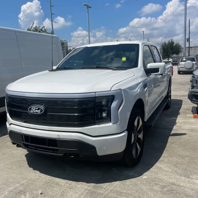 2024 Ford F-150 Lightning Platinum