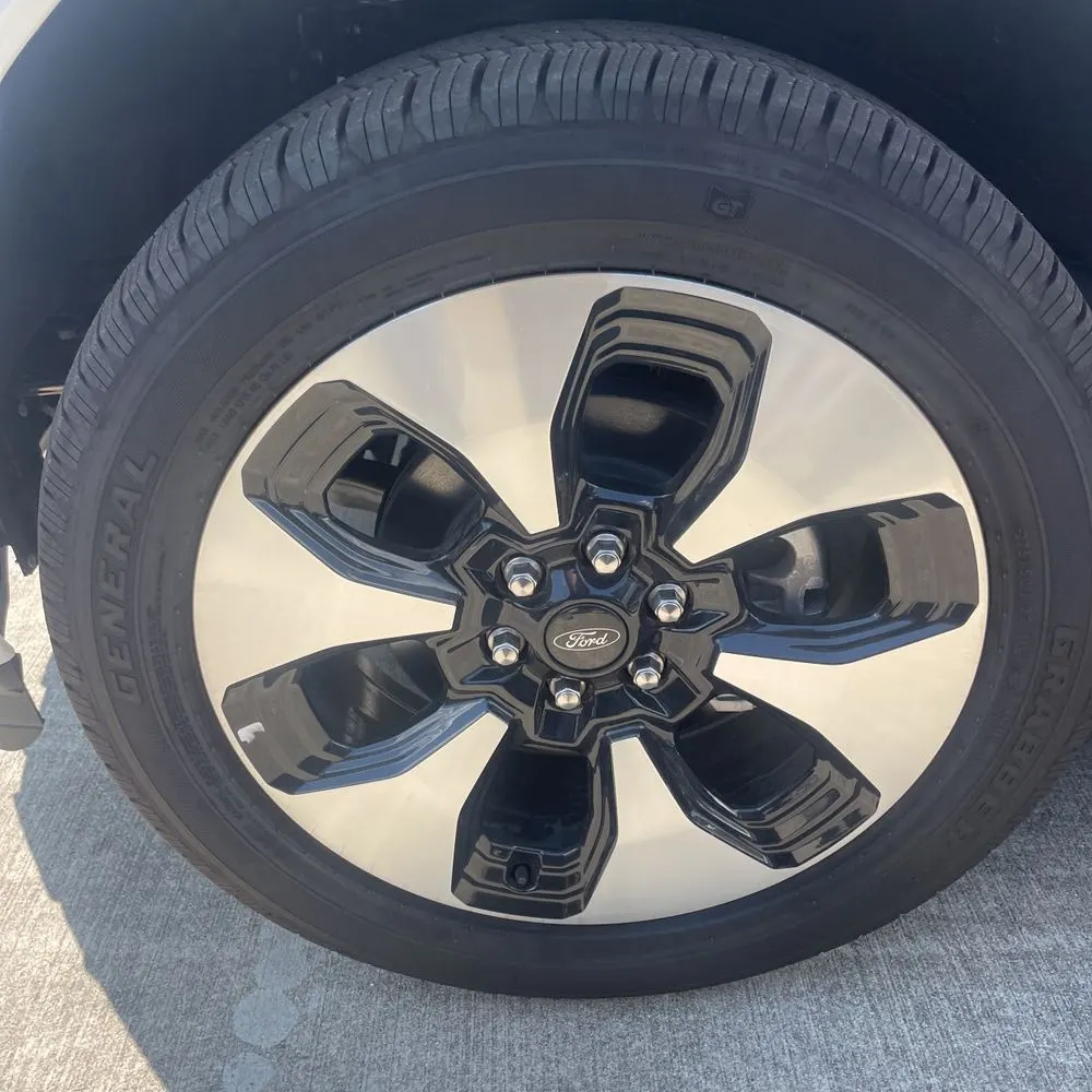 2024 Ford F-150 Lightning Platinum