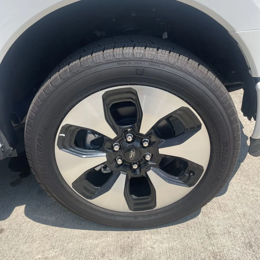 2024 Ford F-150 Lightning Platinum