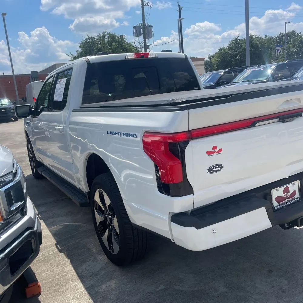 2024 Ford F-150 Lightning Platinum