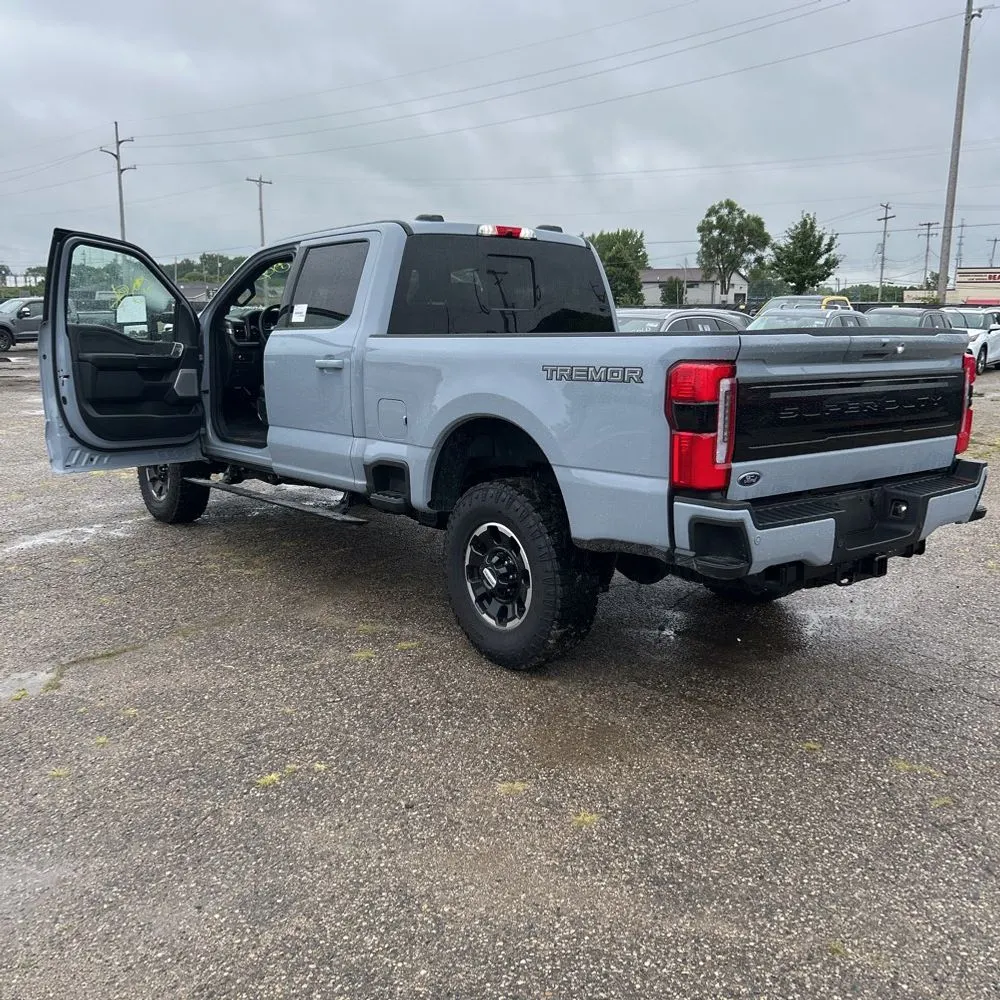 2025 Ford F250 S/D Platinum