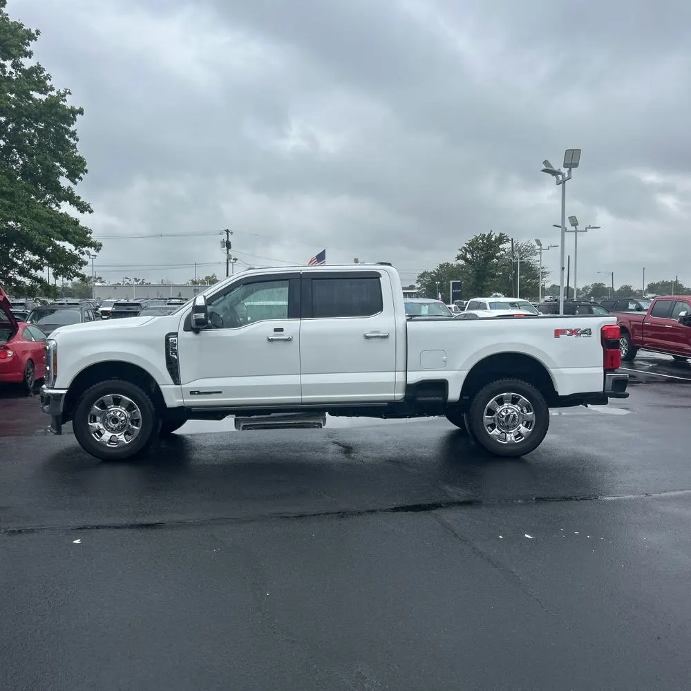 2025 Ford F-350 Super Duty Lariat