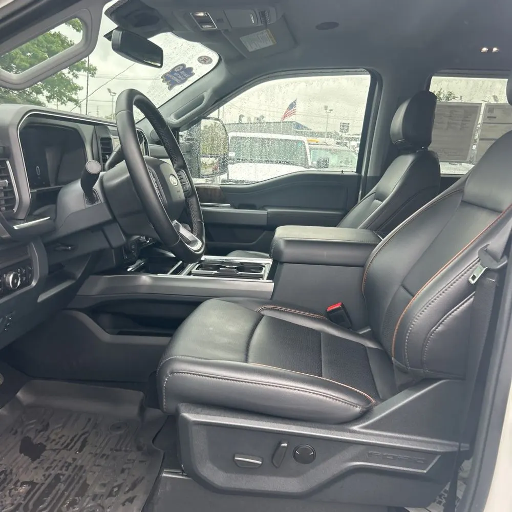 2025 Ford F-350 Super Duty Lariat