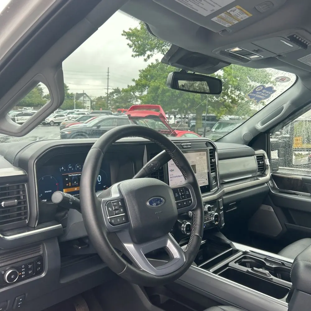 2025 Ford F-350 Super Duty Lariat