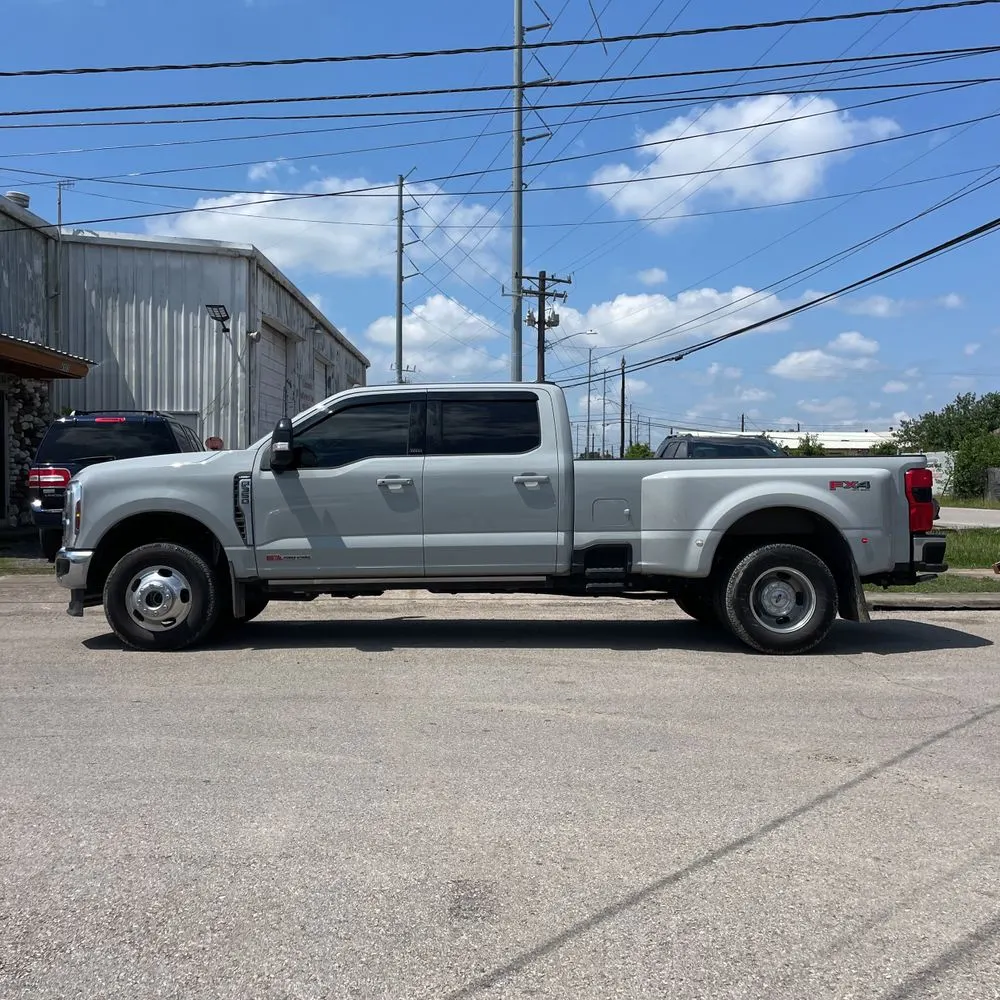 2025 Ford F-350 Super Duty Lariat