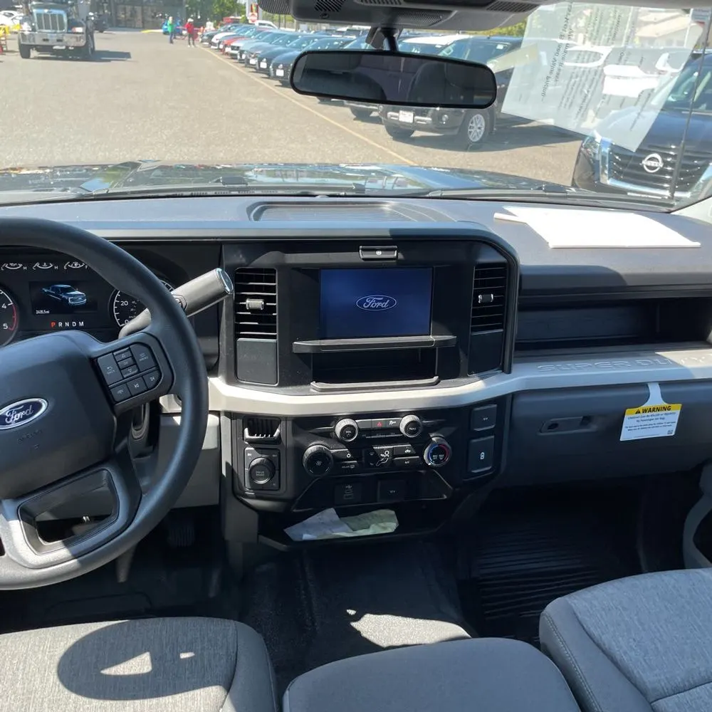2025 Ford F-350 Super Duty XL