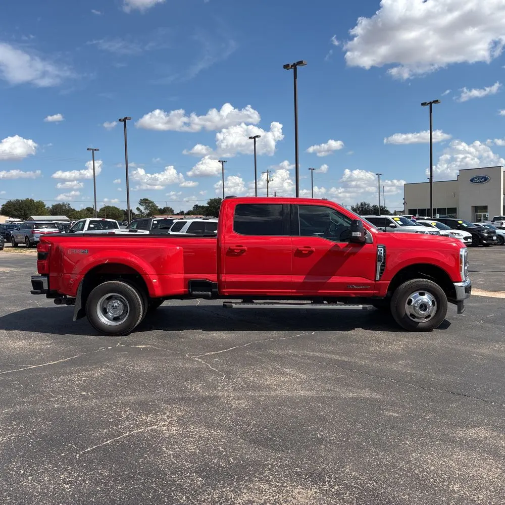 2025 Ford F-350 Super Duty Lariat
