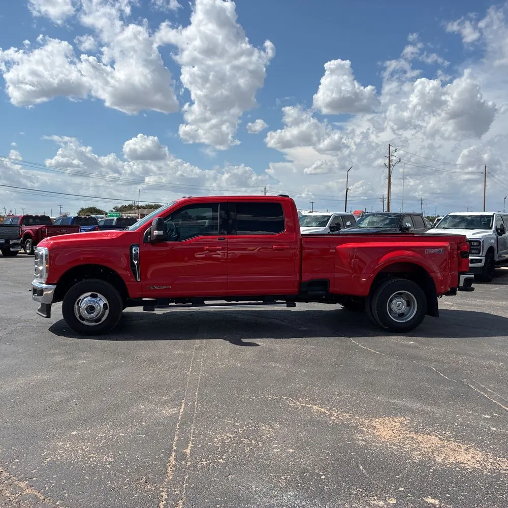 2025 Ford F-350 Super Duty Lariat