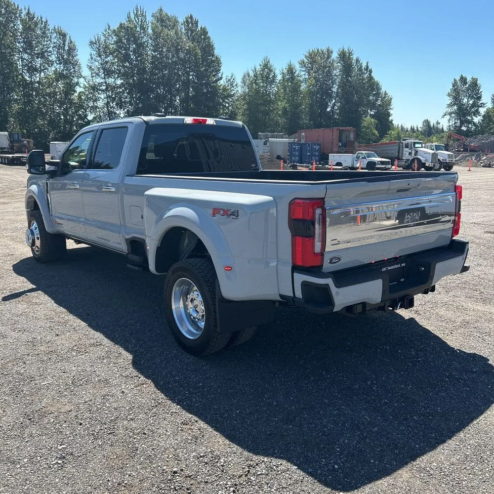 2025 Ford F-450 Super Duty Platinum