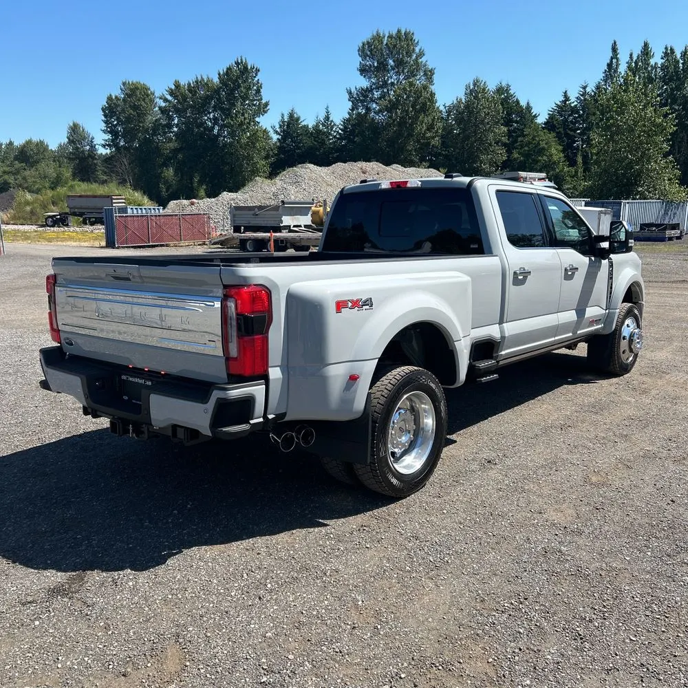 2025 Ford F-450 Super Duty Platinum