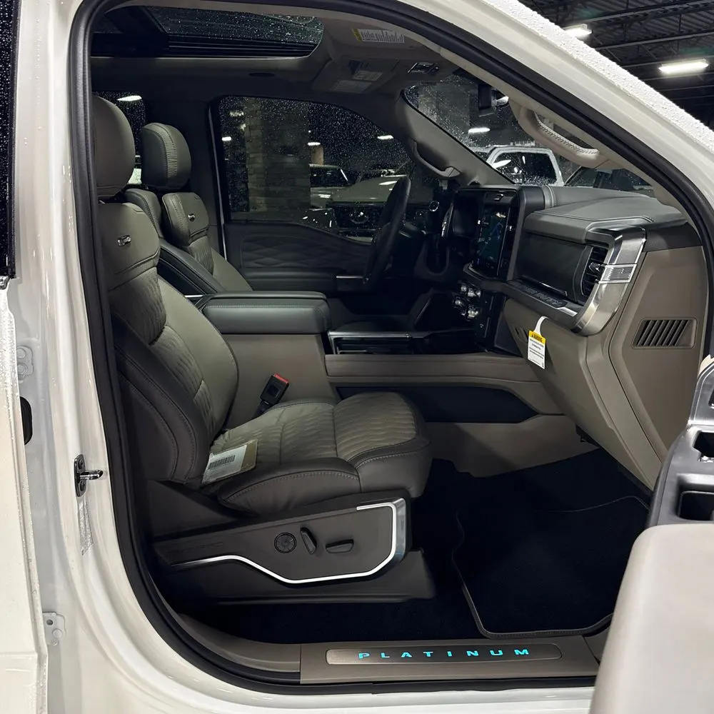 2025 Ford F-450 Super Duty Platinum