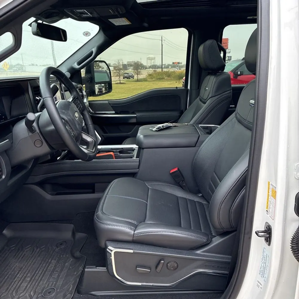 2025 Ford F450SD Platinum