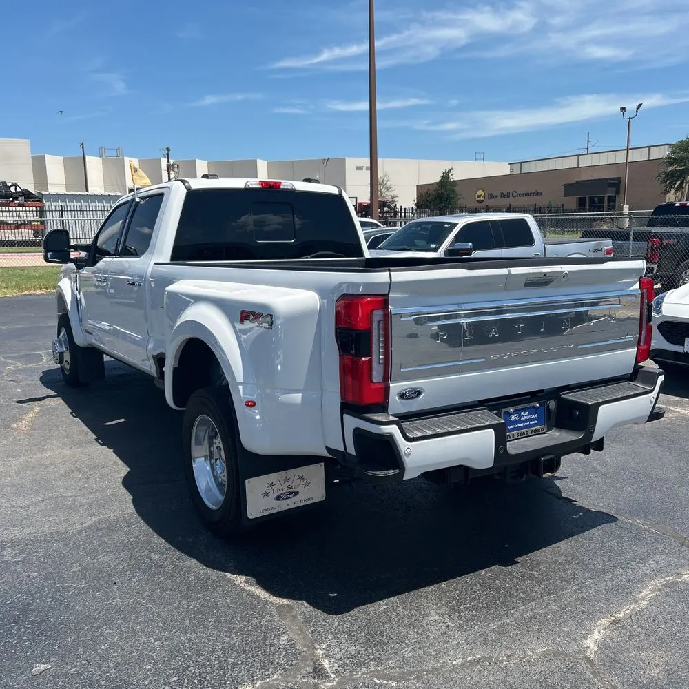 2023 Ford F-450 Super Duty Platinum