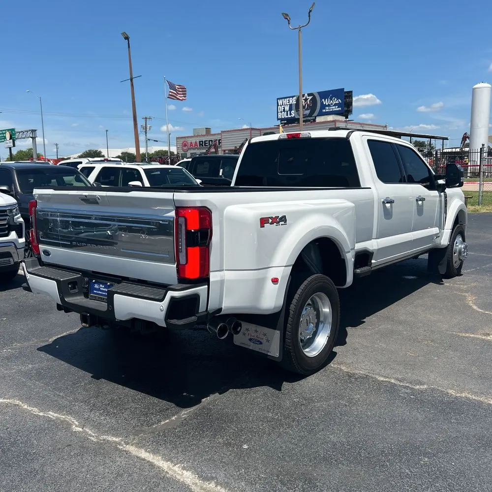 2023 Ford F-450 Super Duty Platinum