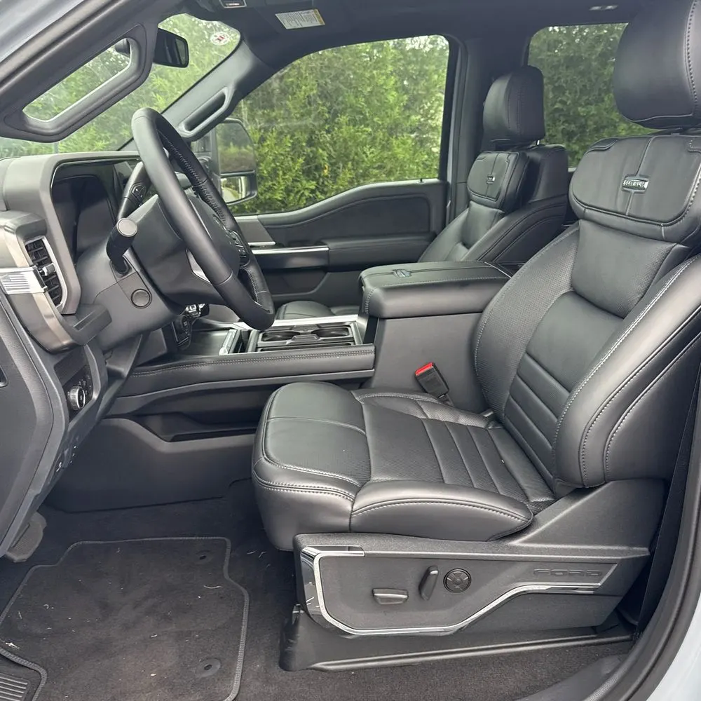 2025 Ford F-450 Super Duty Platinum