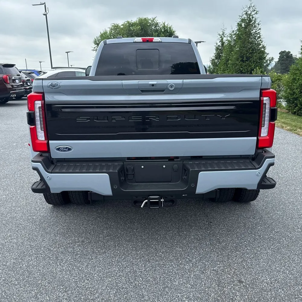 2025 Ford F-450 Super Duty Platinum
