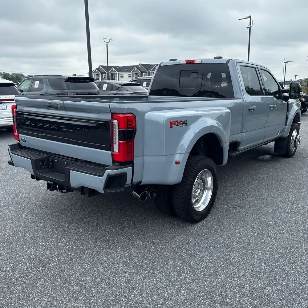 2025 Ford F-450 Super Duty Platinum