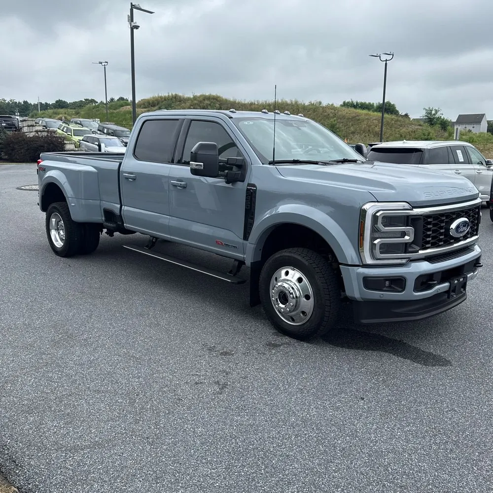 2025 Ford F-450 Super Duty Platinum