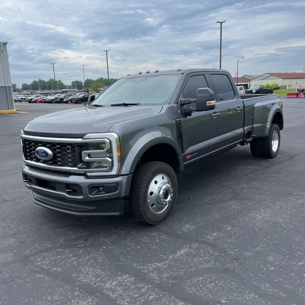 2025 Ford F-450 Super Duty Platinum