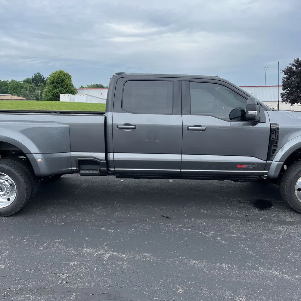 2025 Ford F-450 Super Duty Platinum