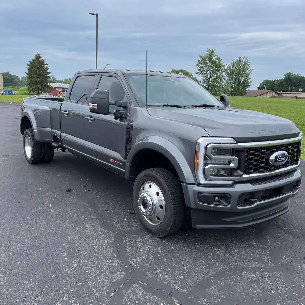 2025 Ford F-450 Super Duty Platinum