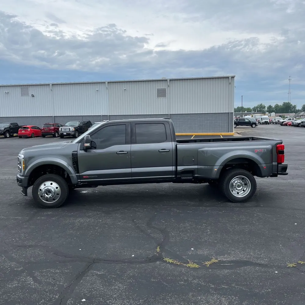 2025 Ford F-450 Super Duty Platinum