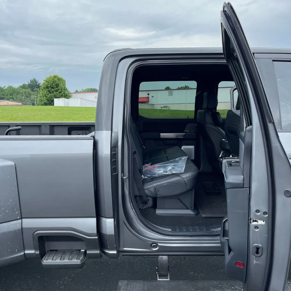 2025 Ford F-450 Super Duty Platinum