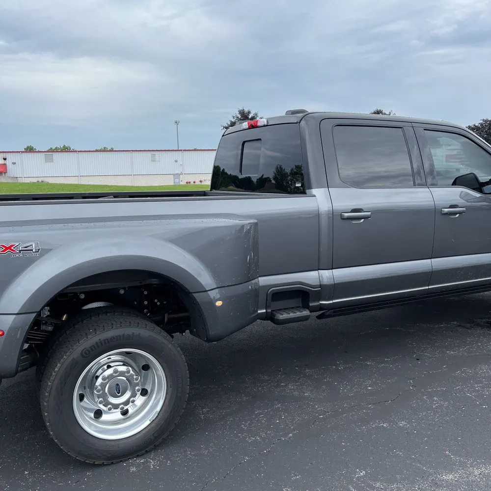 2025 Ford F-450 Super Duty Platinum