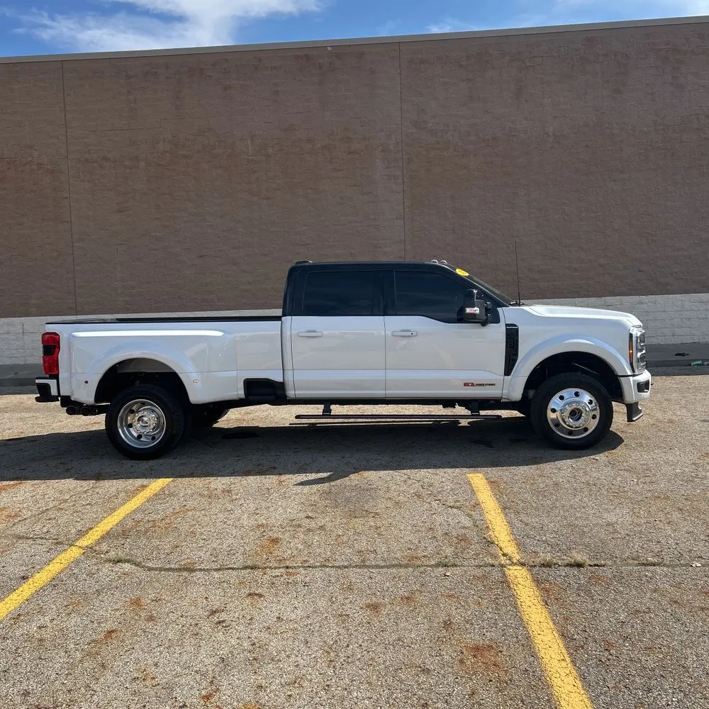2025 Ford F-450 Super Duty Platinum