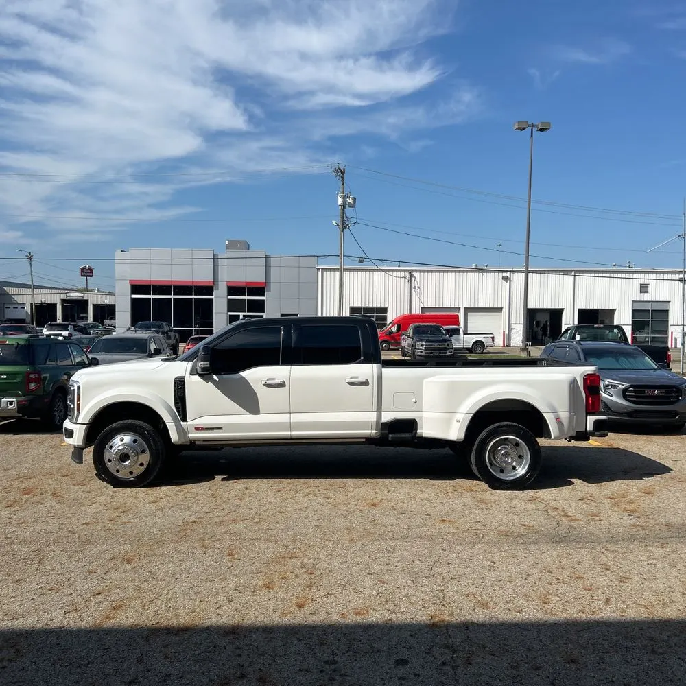 2025 Ford F-450 Super Duty Platinum