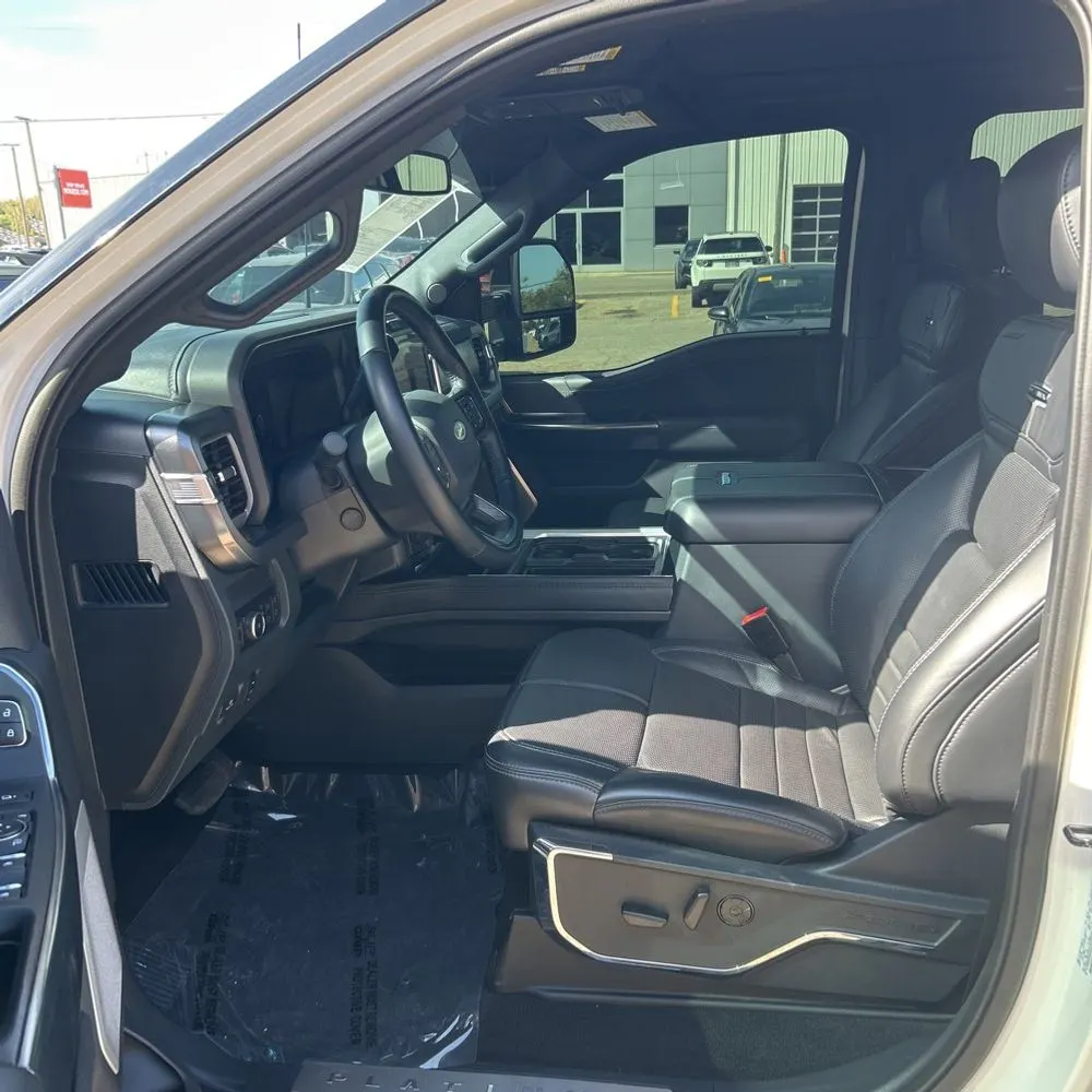 2025 Ford F-450 Super Duty Platinum