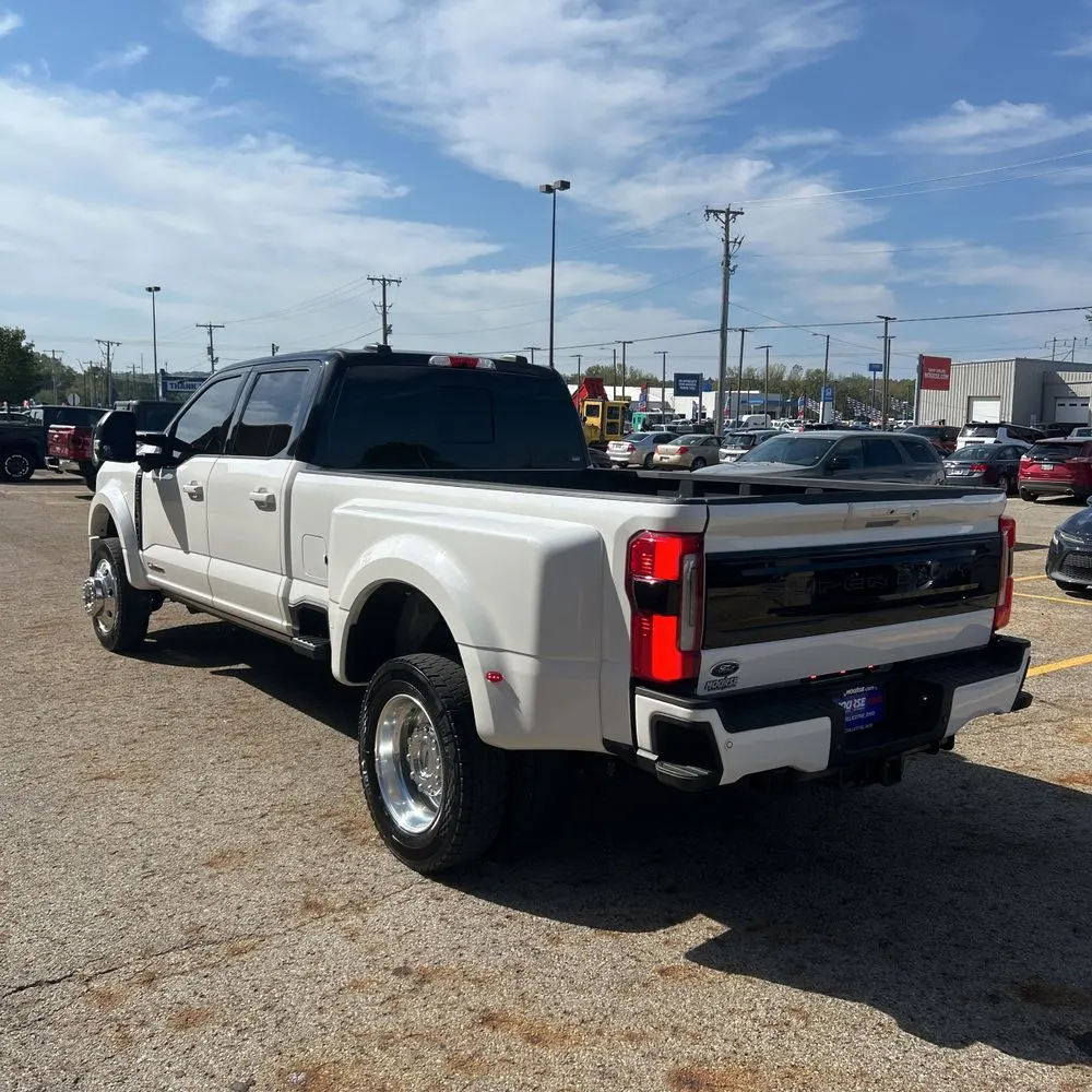 2025 Ford F-450 Super Duty Platinum