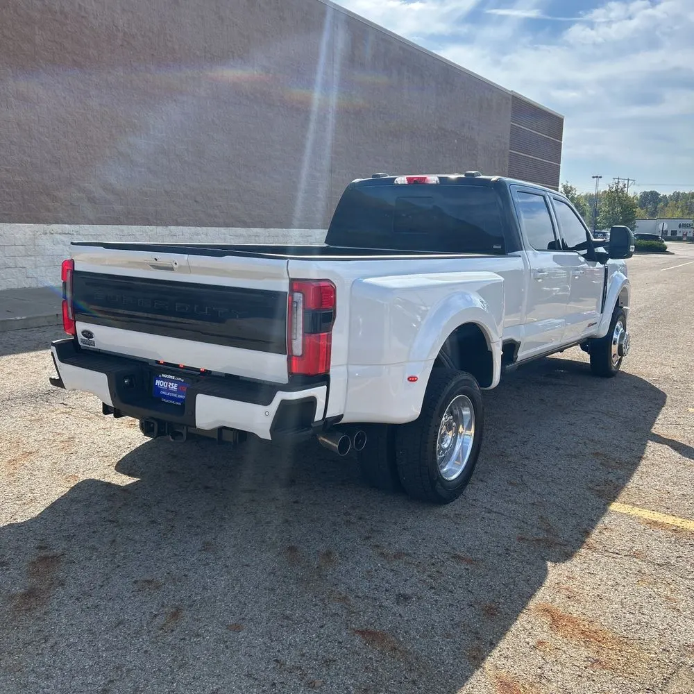 2025 Ford F-450 Super Duty Platinum