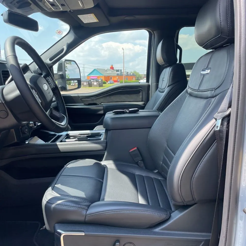 2025 Ford F-450 Super Duty Platinum
