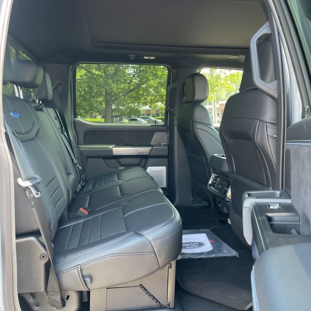 2025 Ford F-450 Super Duty Platinum