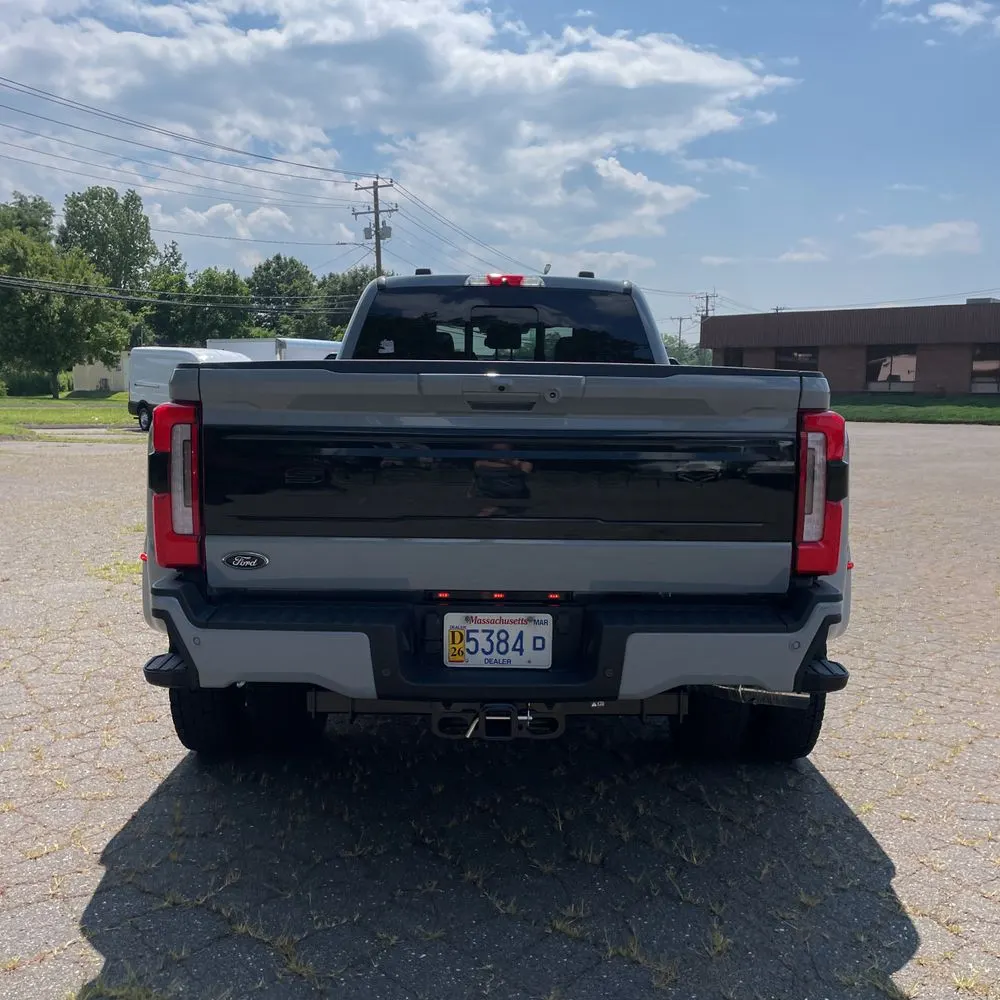 2025 Ford F-450 Super Duty Platinum