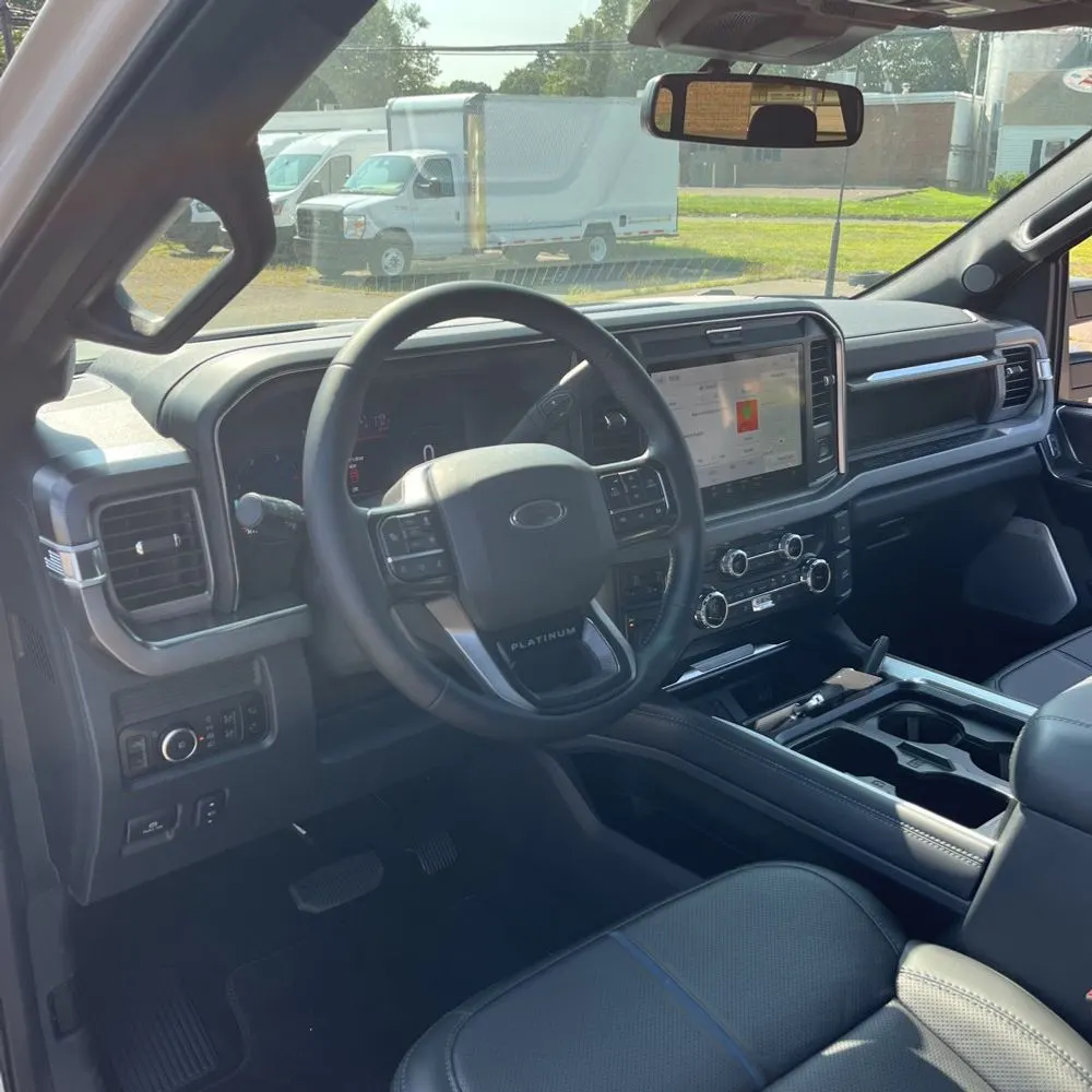 2025 Ford F-450 Super Duty Platinum