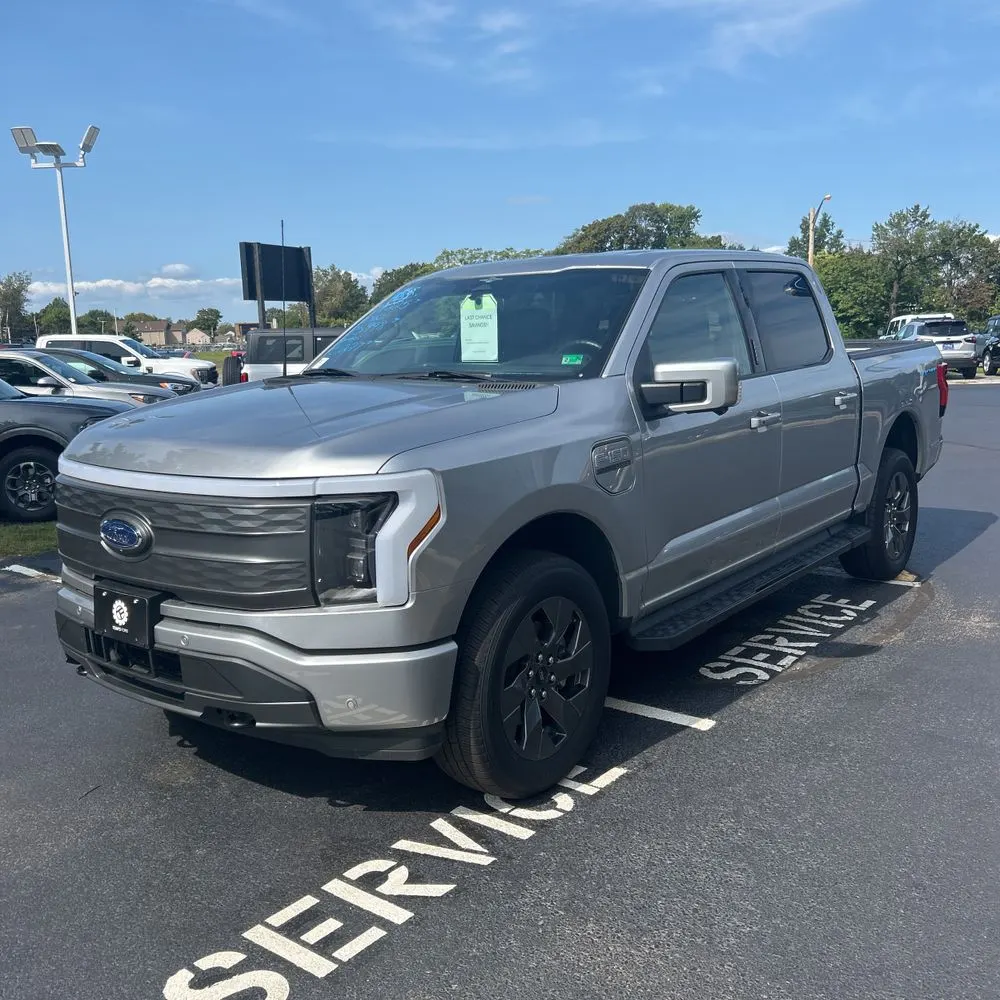 2023 Ford F-150 Lightning Lariat