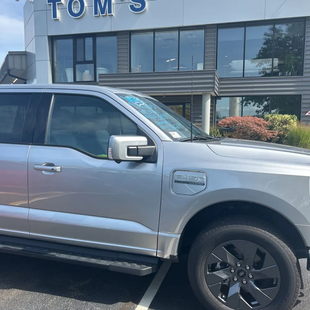 2023 Ford F-150 Lightning Lariat