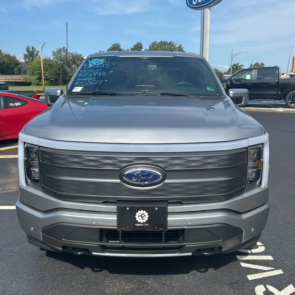 2023 Ford F-150 Lightning Lariat