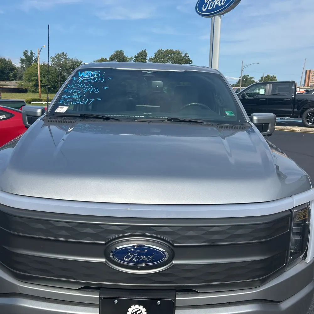 2023 Ford F-150 Lightning Lariat
