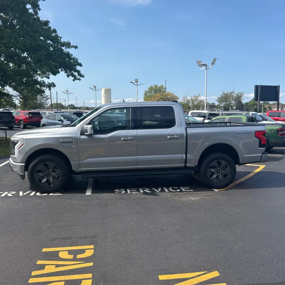 2023 Ford F-150 Lightning Lariat