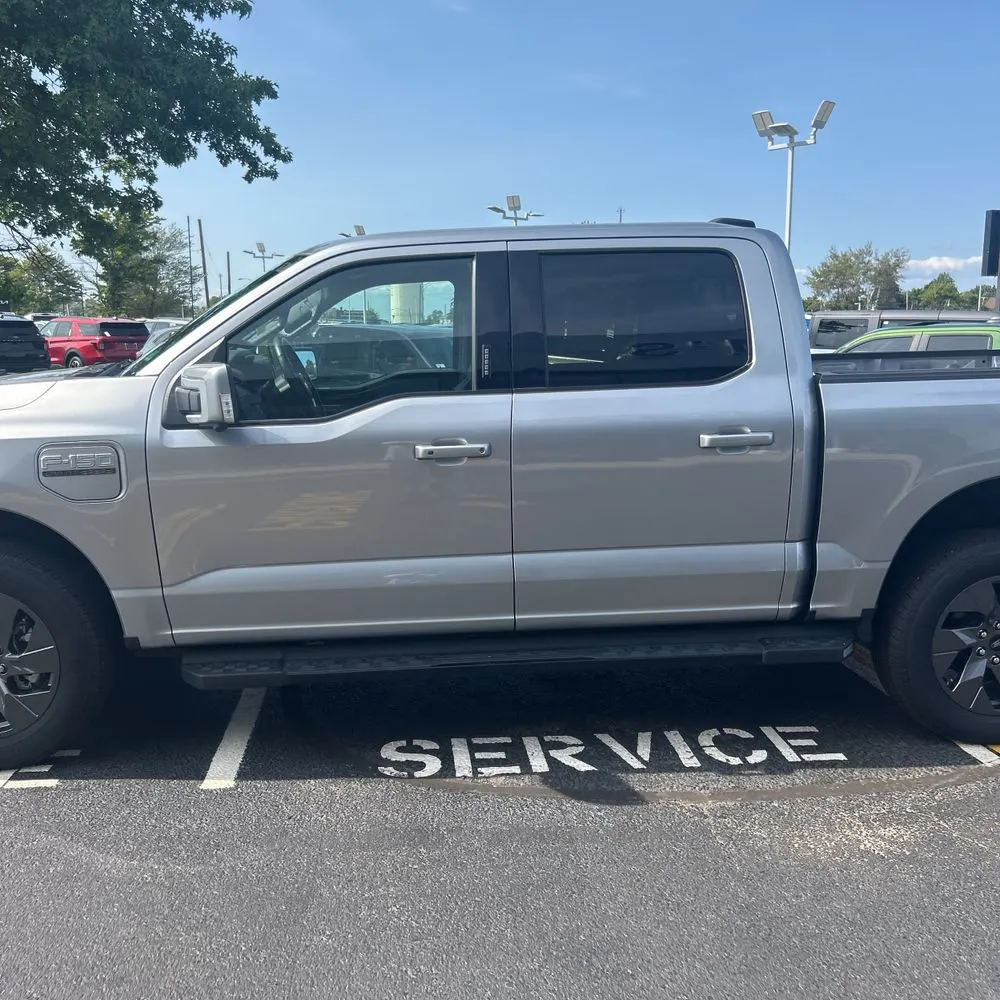 2023 Ford F-150 Lightning Lariat