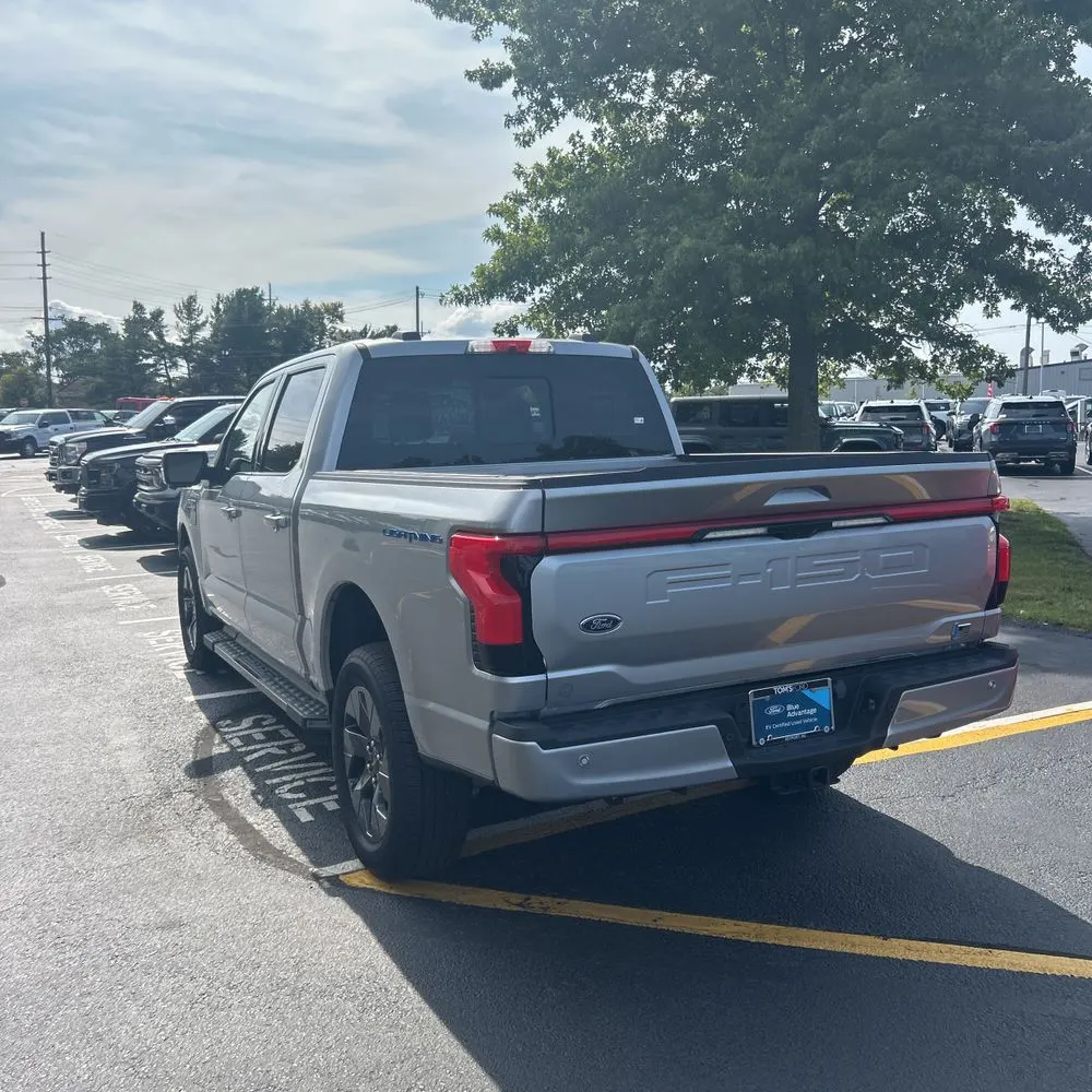 2023 Ford F-150 Lightning Lariat