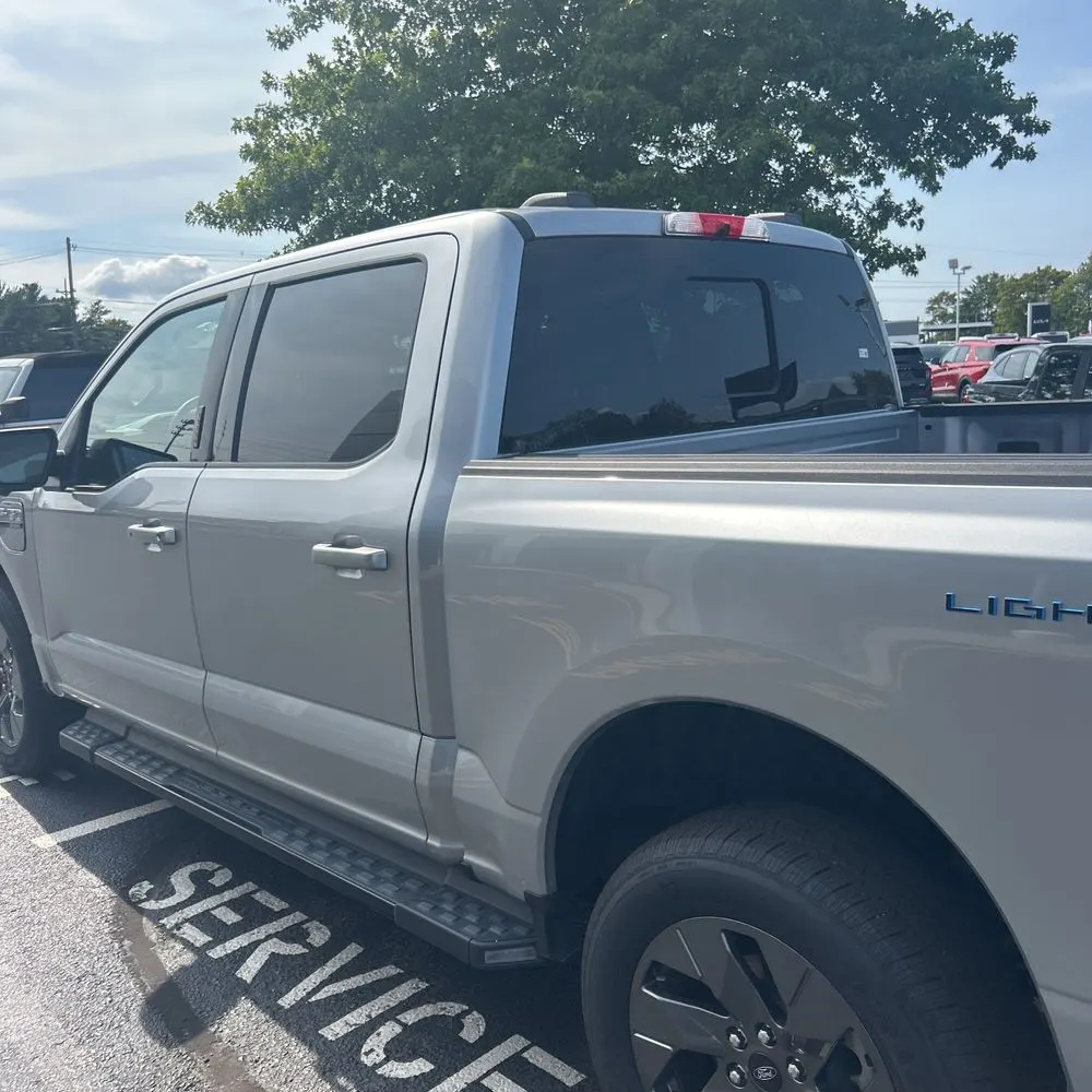 2023 Ford F-150 Lightning Lariat