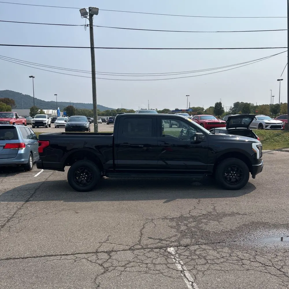 2025 Ford F-150 Lightning XLT