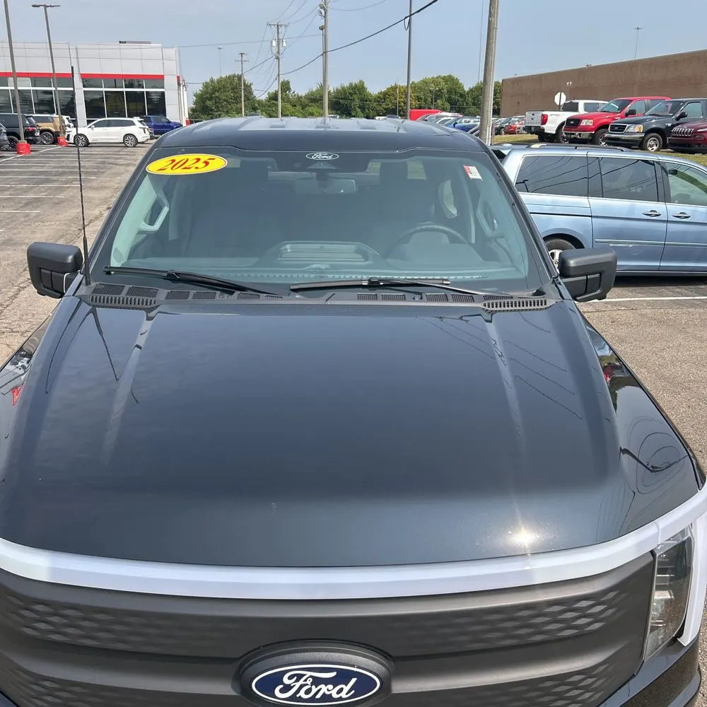2025 Ford F-150 Lightning XLT