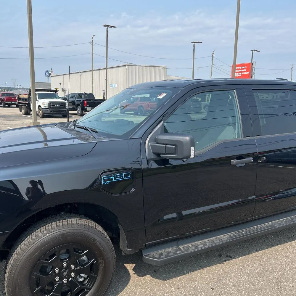 2025 Ford F-150 Lightning XLT