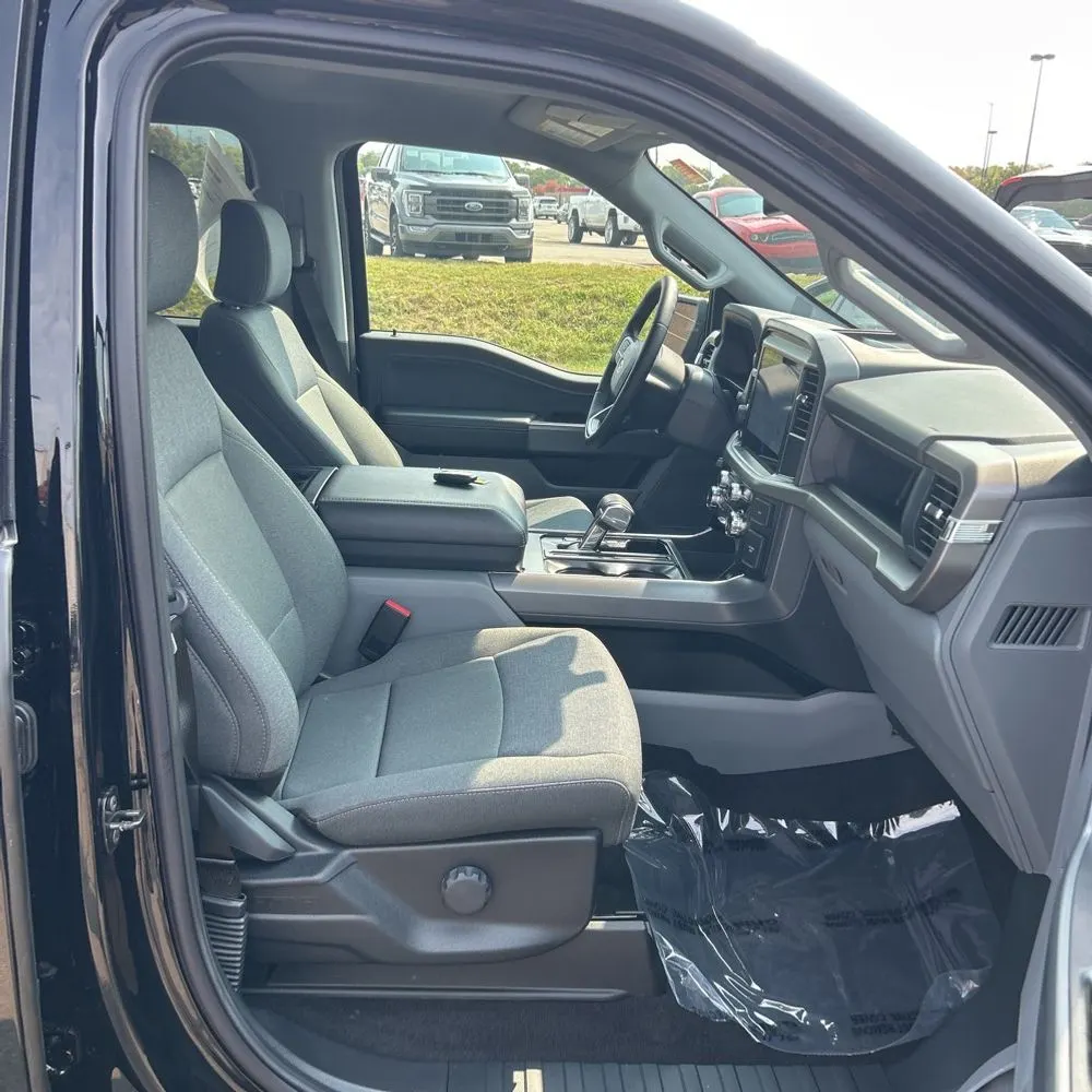 2025 Ford F-150 Lightning XLT